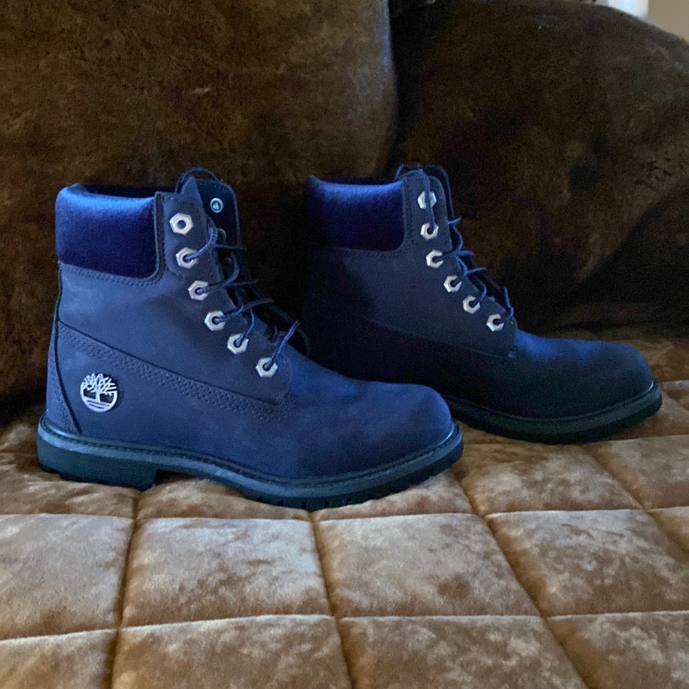 Timberland blue suede boots